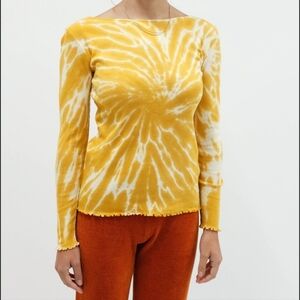 Paloma Wool Yellpw White Tie Dye Ruffle Trim Long Sleeve Rib Knit Round Neck Top